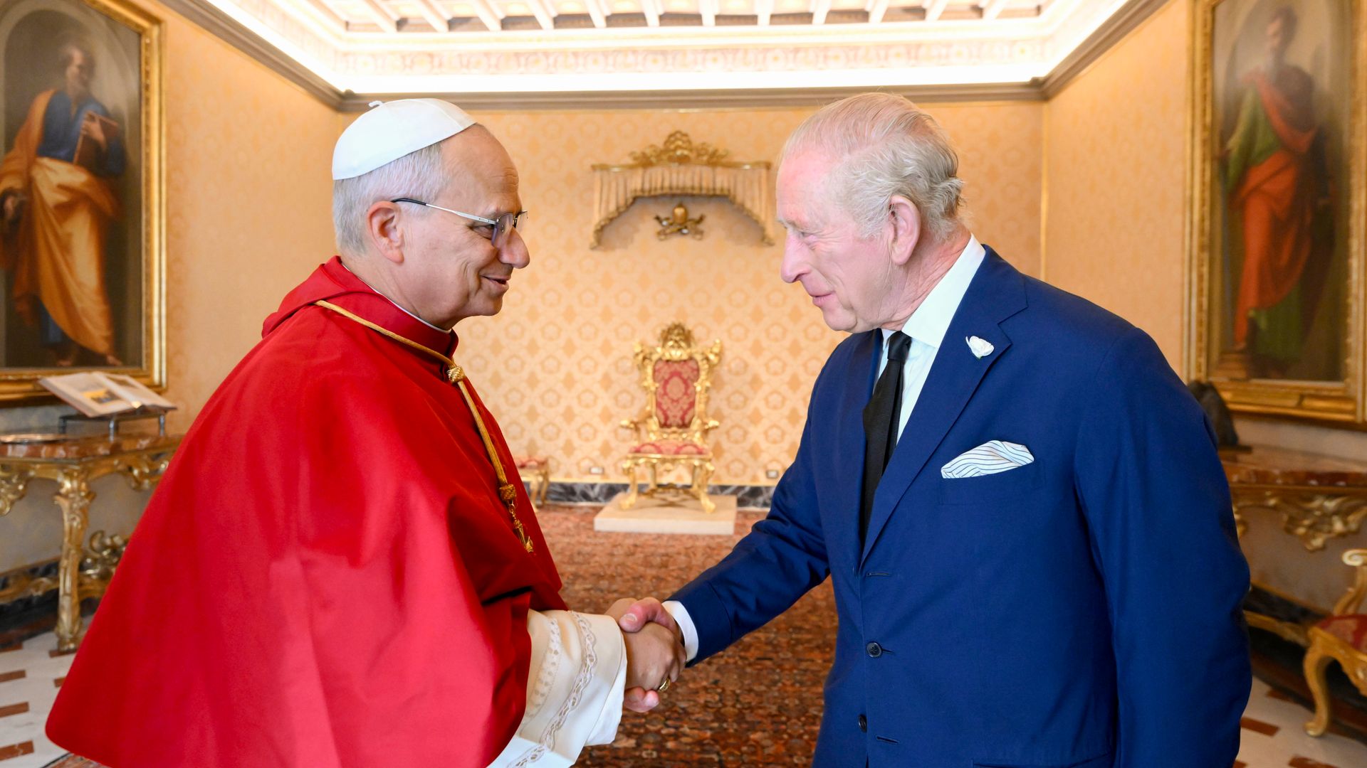 Encuentro histórico entre el Papa León XVI el rey Carlos III.
