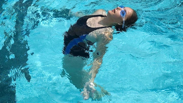 abdominales piscina