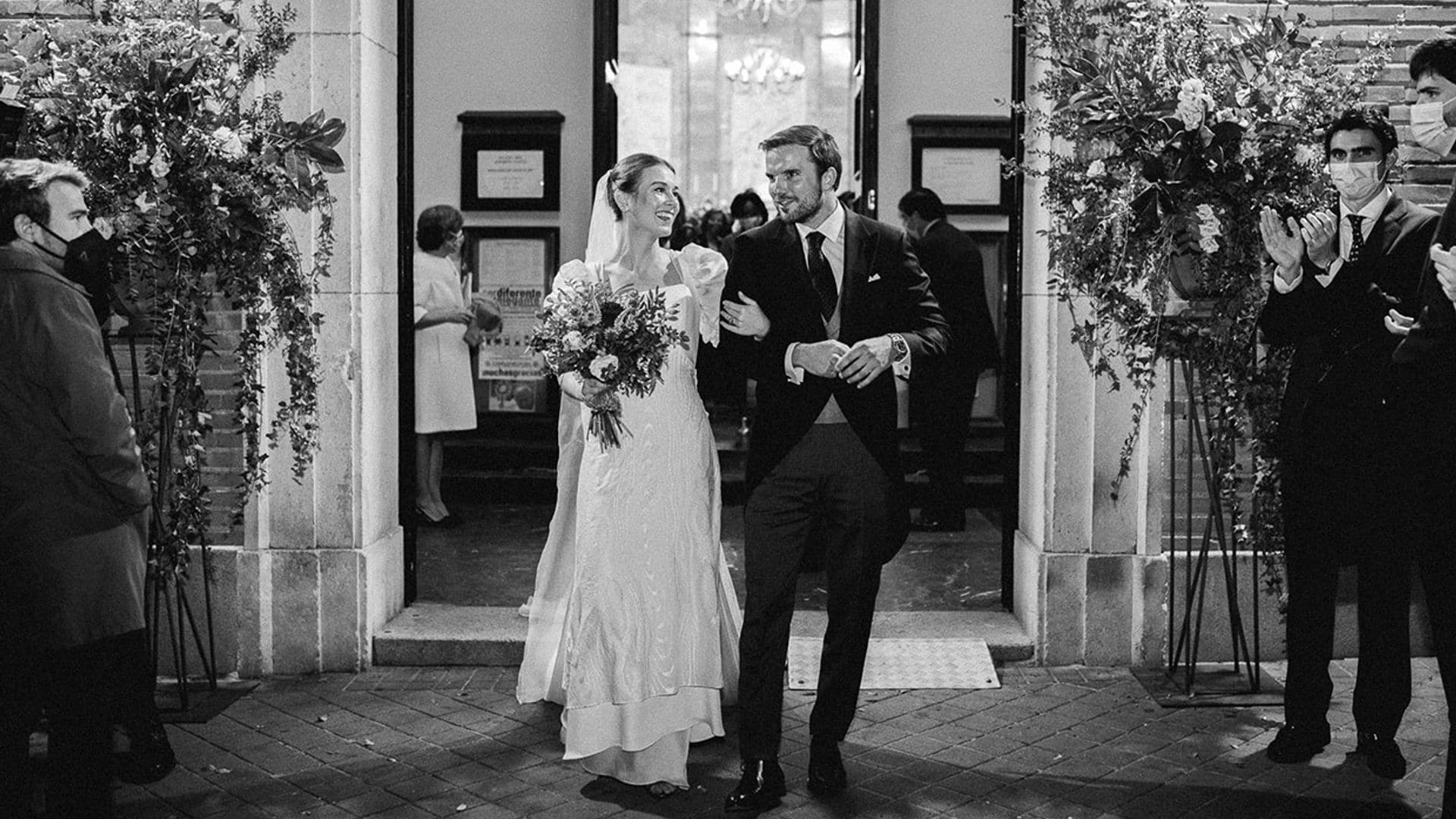 La historia de Inés y su vestido de novia con mangas abullonadas