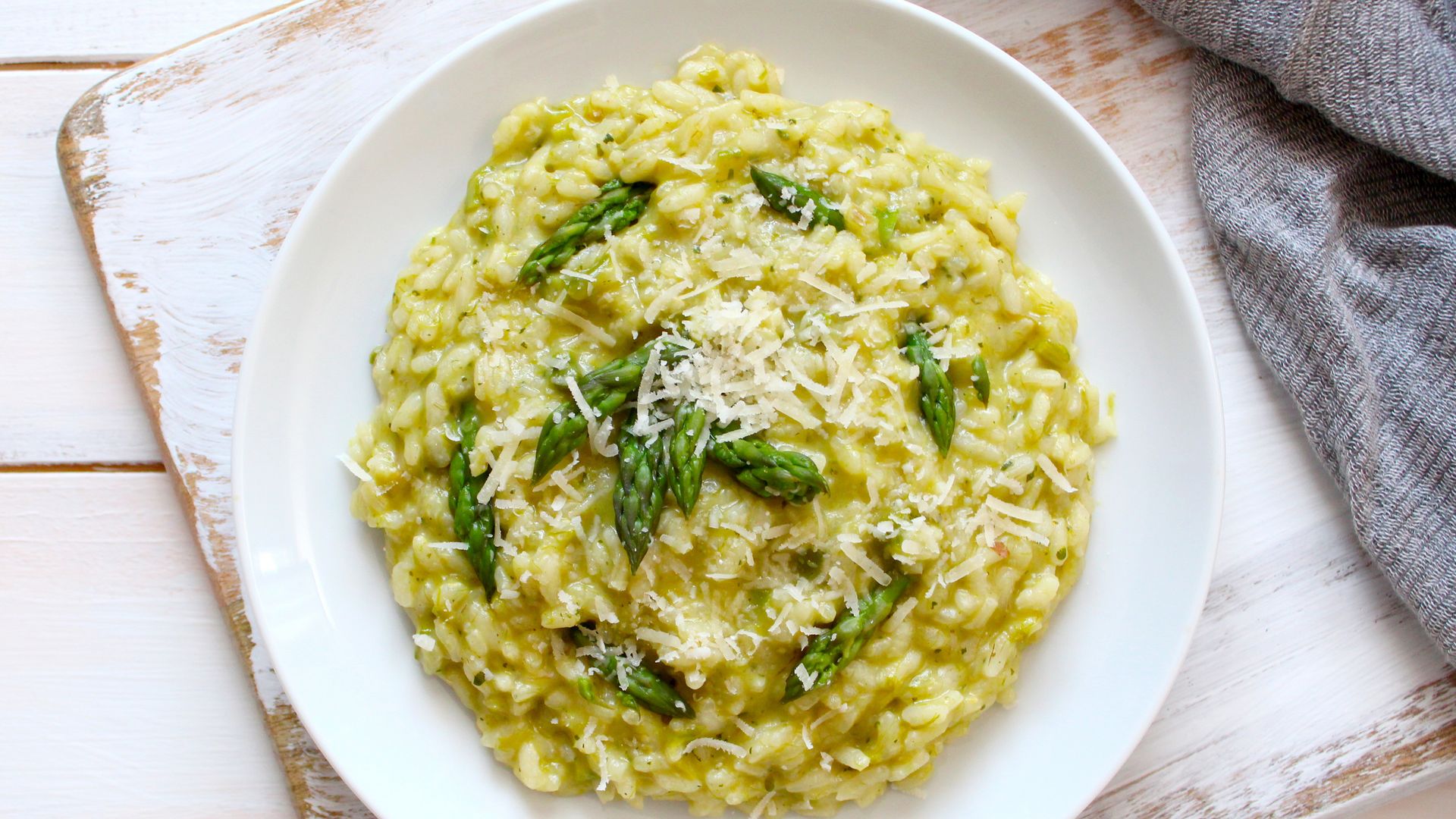 Cómo hacer un risotto de espárragos: delicioso, fácil y de plena temporada