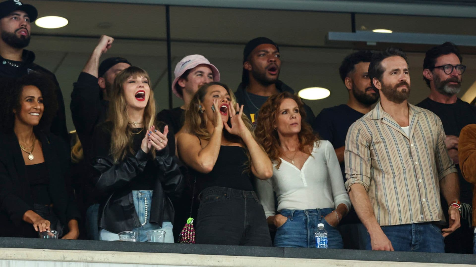 Taylor Swift, acompañada de su pandilla de 'celebrities', el talismán de la suerte de Travis Kelce