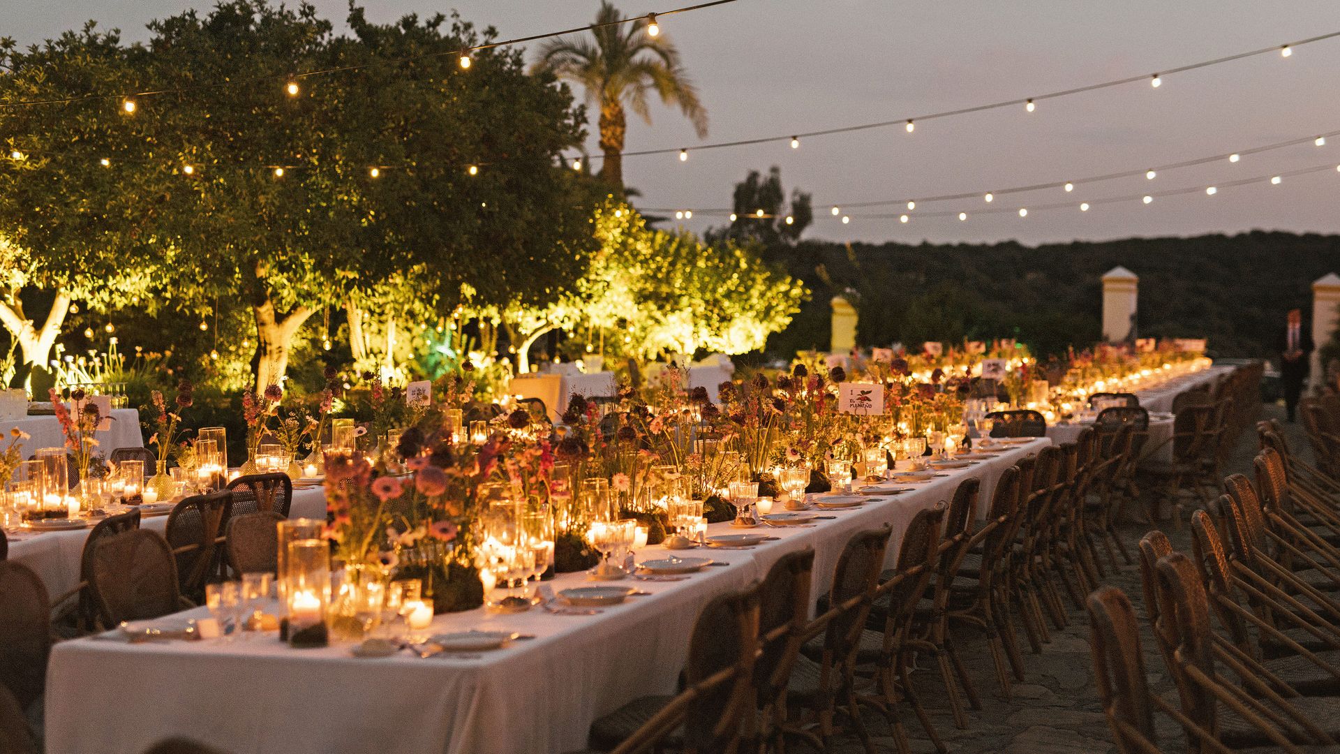 Fotografía de un catering nupcial nocturno