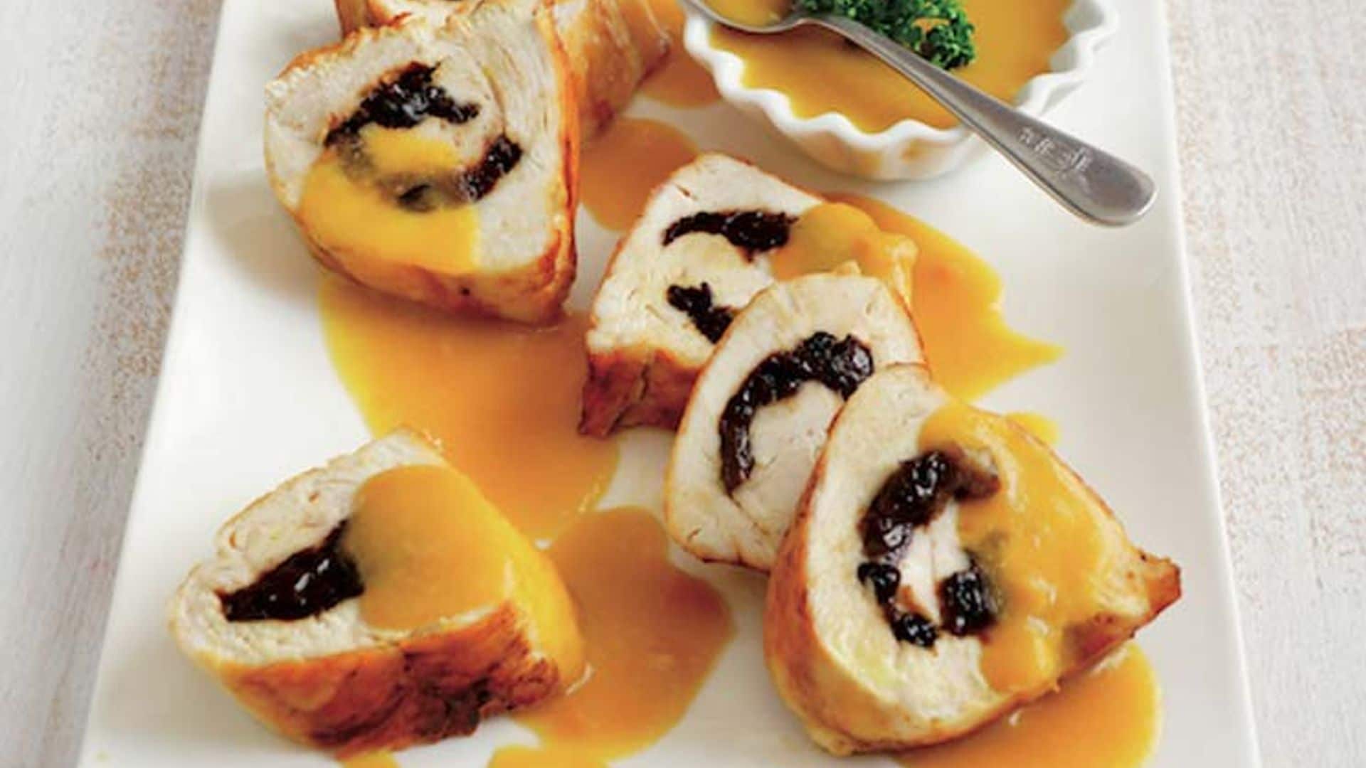 Rollitos de pollo con salsa de zanahoria