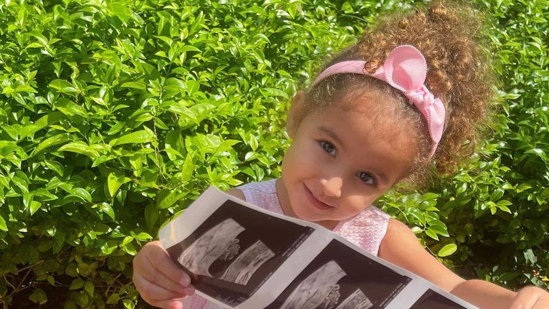 Melany Mille, pareja de Nacho, se enfrenta a los celos de Mya por convertirse en hermana mayor