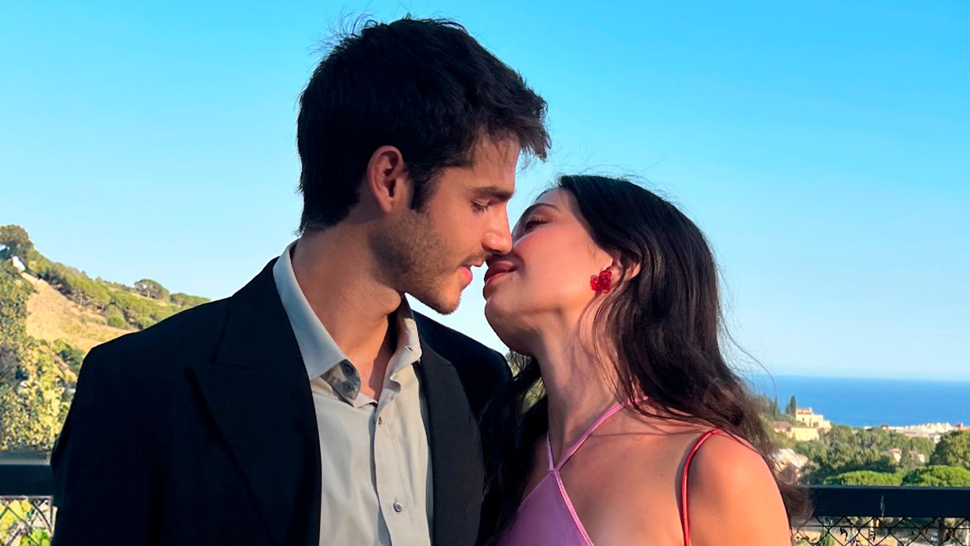 La apasionada declaración de Álvaro Mel a Anna Castillo mientras se coronan como los invitados de boda perfectos