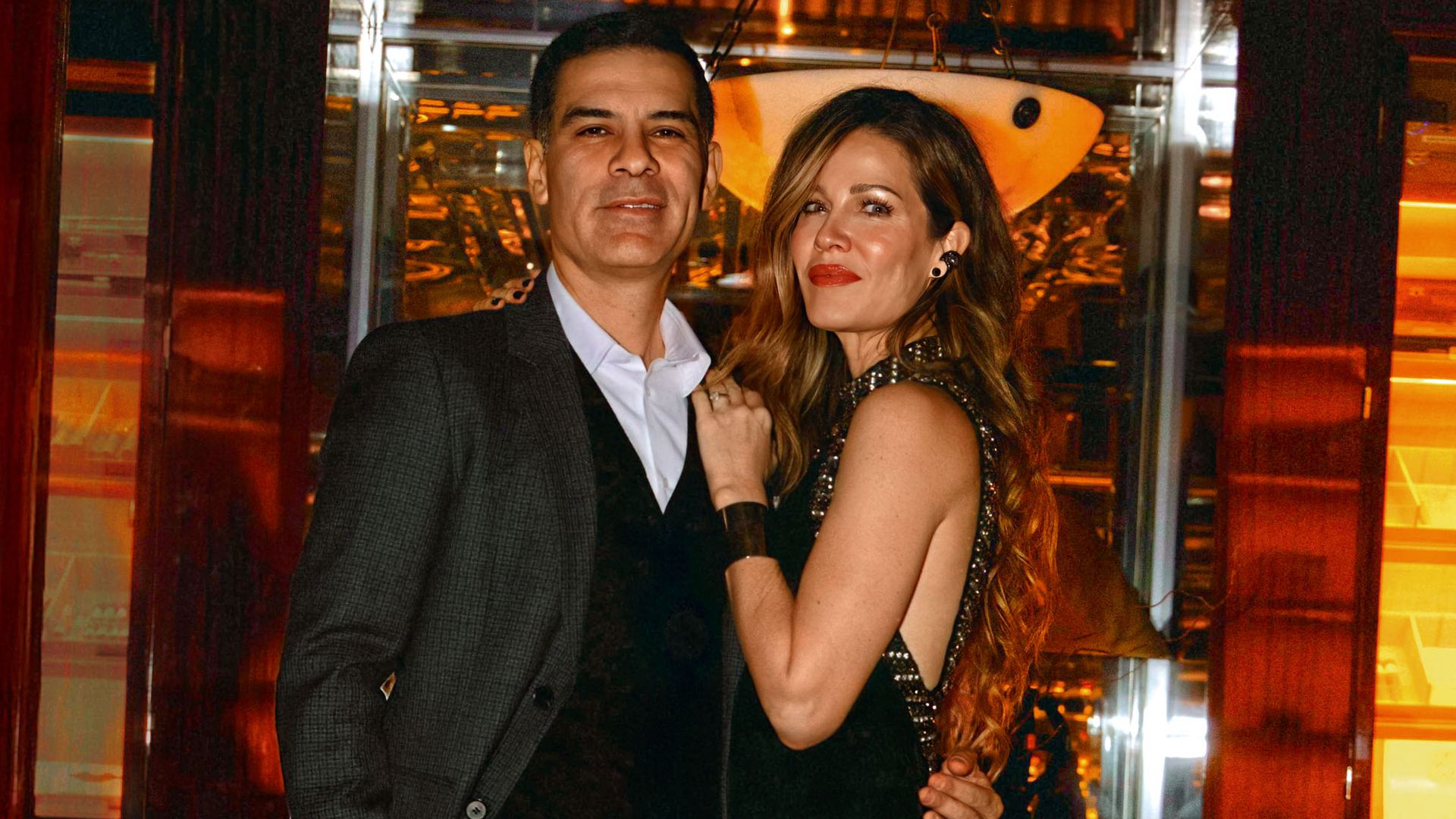 Jaydy Michel abre a ¡HOLA! el albúm de su exclusiva fiesta de 50 cumpleaños junto a su hija Manuela