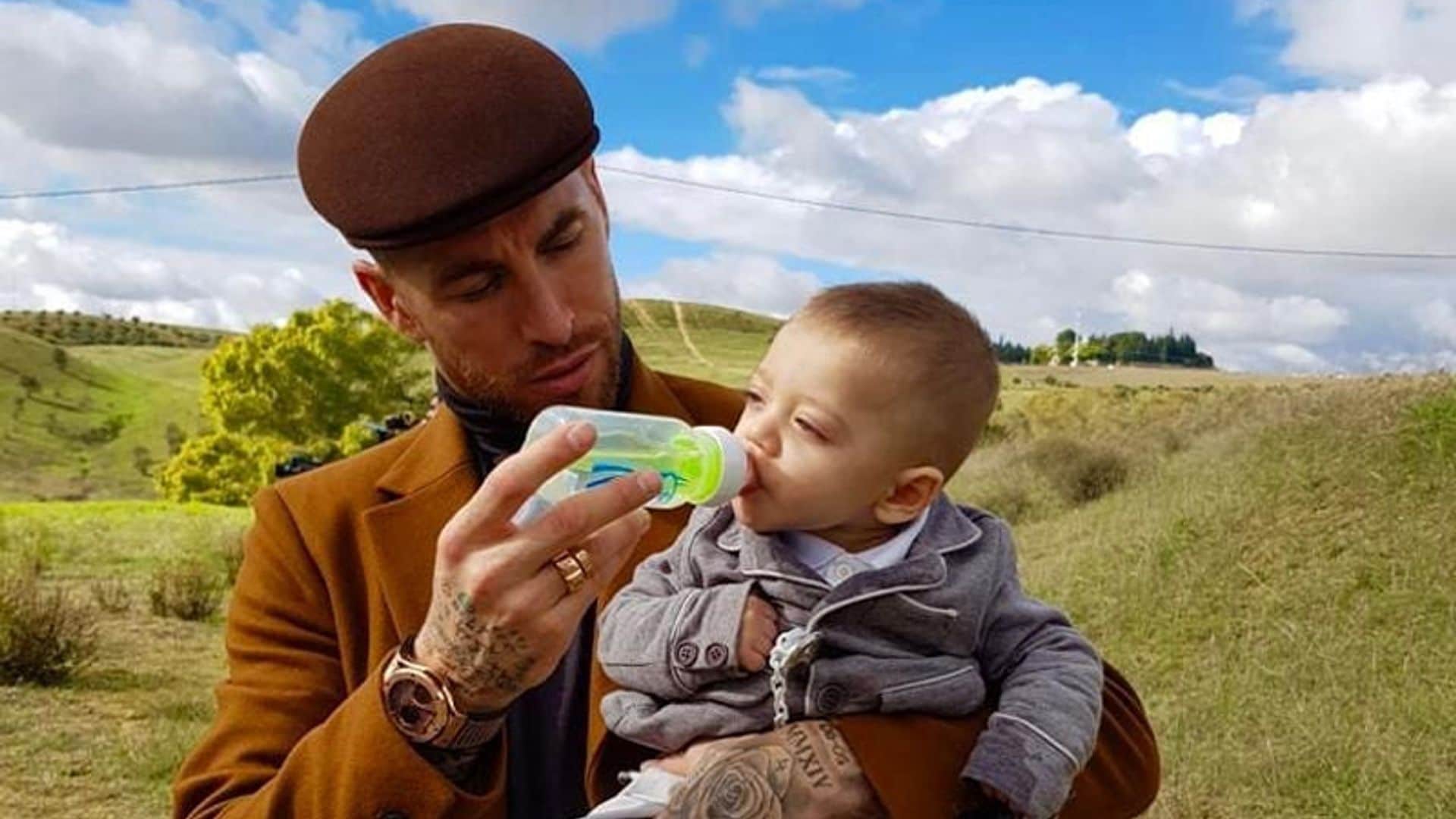 El comentado 'look' de Sergio Ramos para dar el biberón a su hijo Alejandro