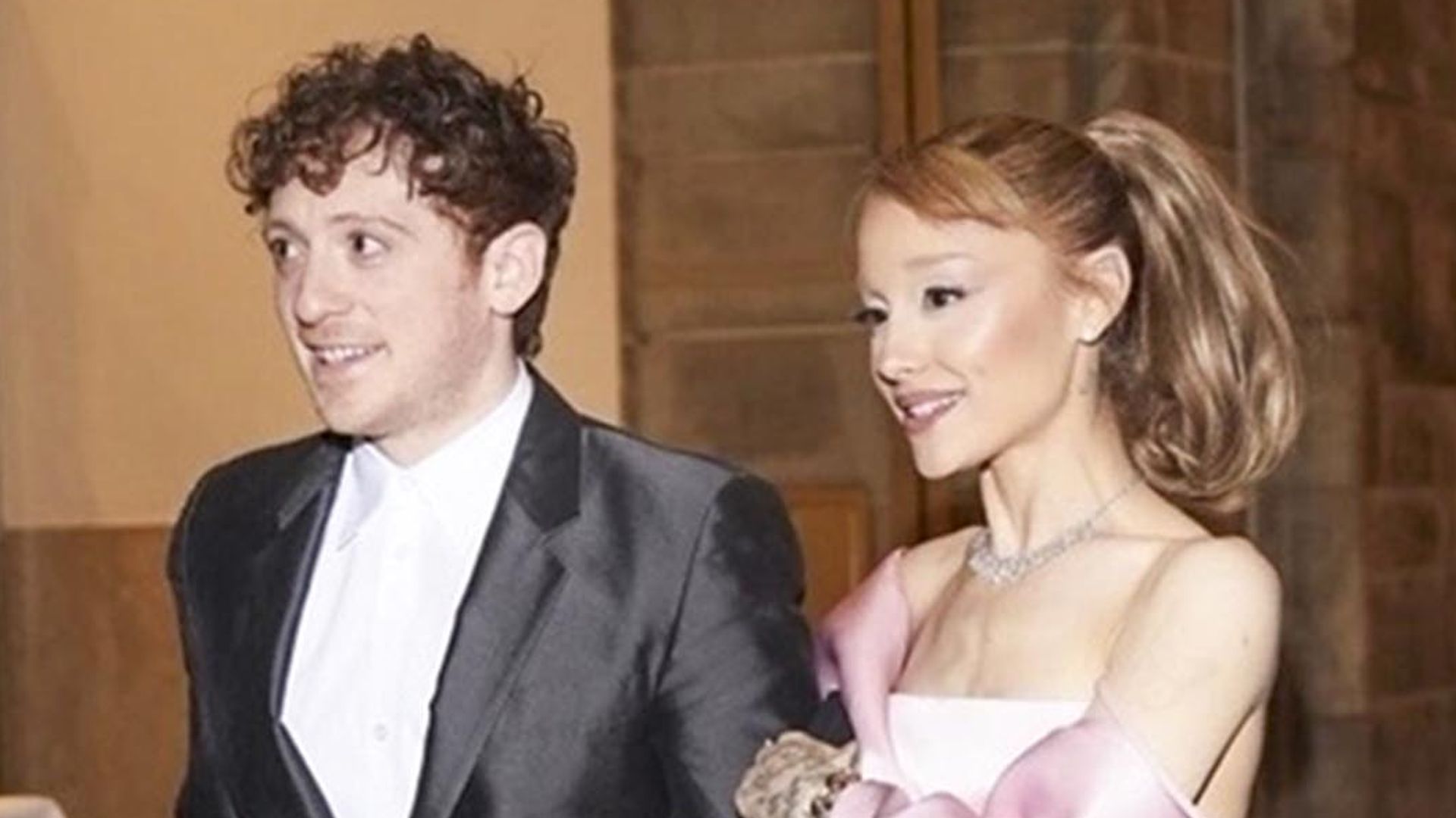 Ariana Grande y Ethan Slater ponen fin a su romanc