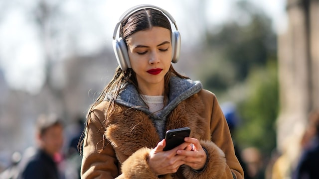 headphones1