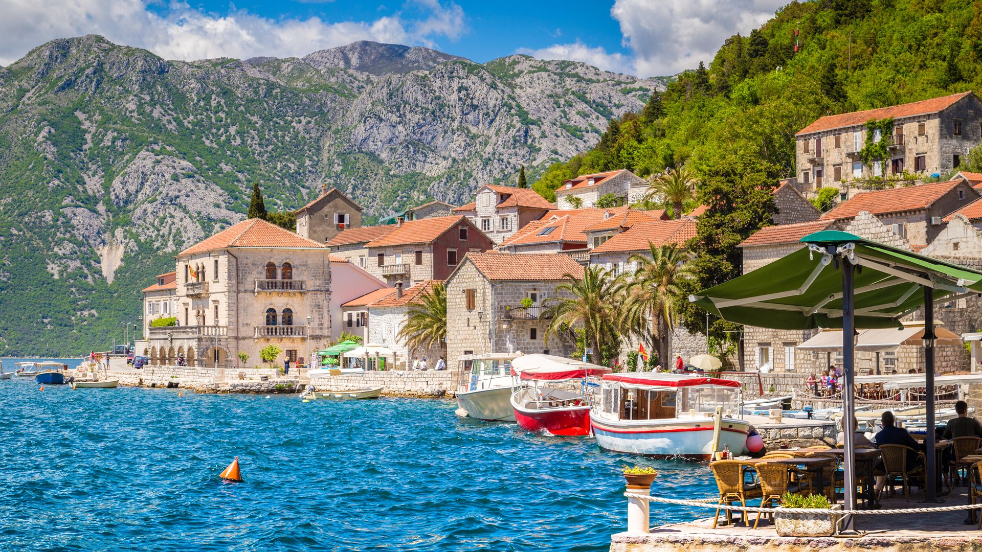 Los pueblos y ciudades costeras de Montenegro donde disfrutar de aguas paradisíacas sin salir del Adriático