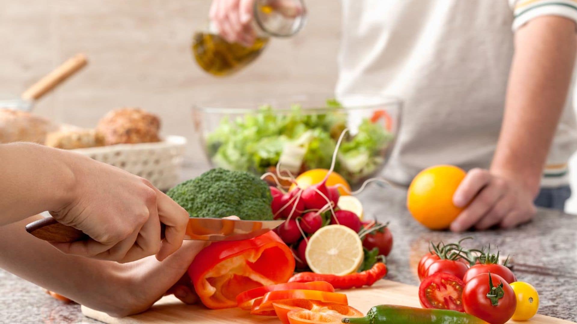 Las verduras, aliadas de tu dieta, ¿mejor crudas o cocinadas?