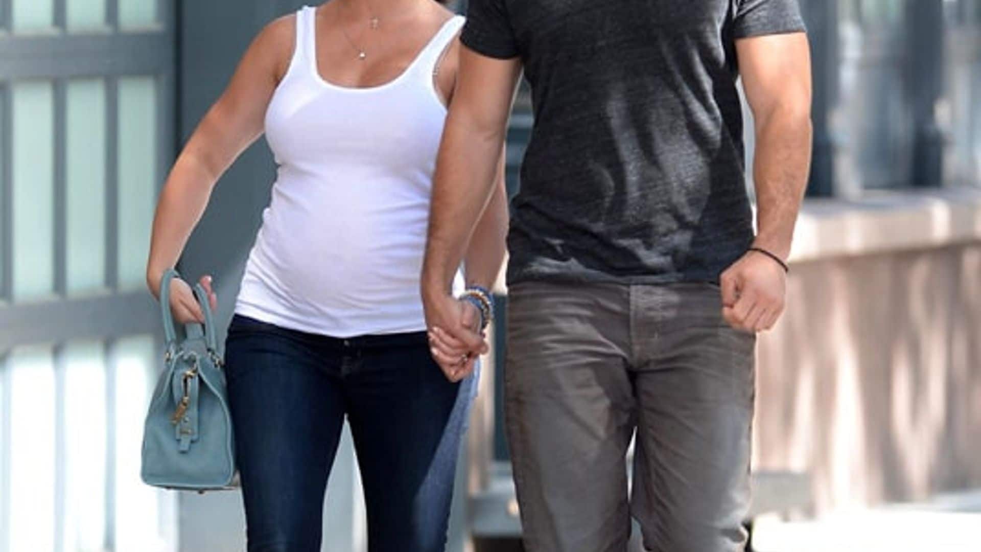 Jennifer Love Hewitt da a luz a una niña y se casa en secreto con su novio, el actor Brian Hallisay