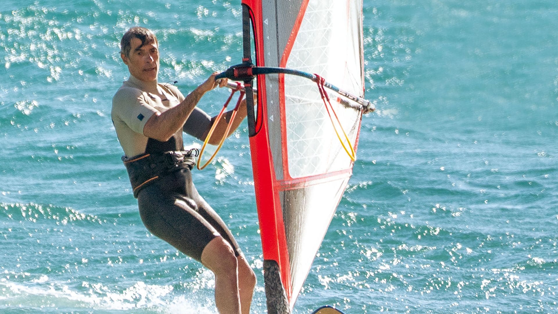 Jorge Fernández, las increíbles imágenes de su pasión extrema: un sorprendente aventurero en el mar