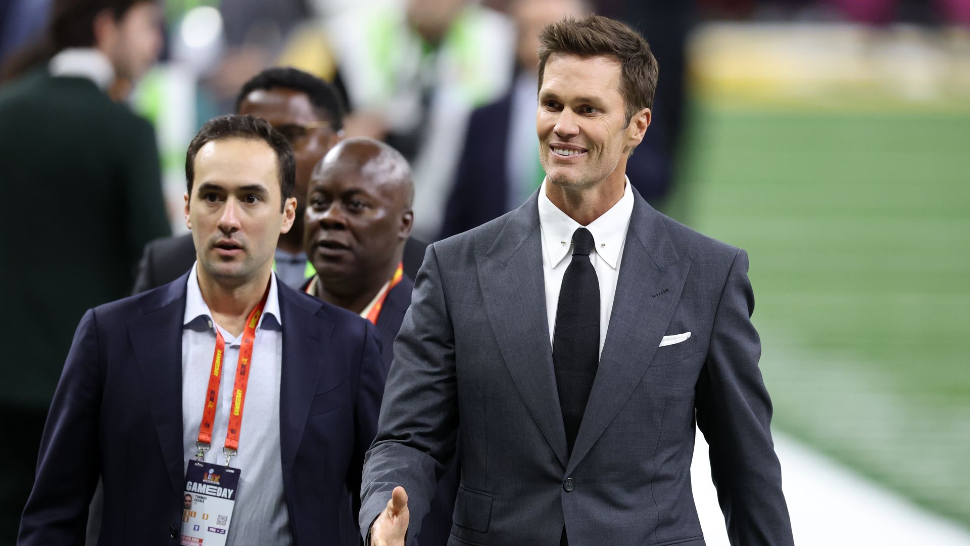 Tom Brady debuta como comentarista del Super Bowl, tras el nacimiento del bebé de Gisele Bündchen