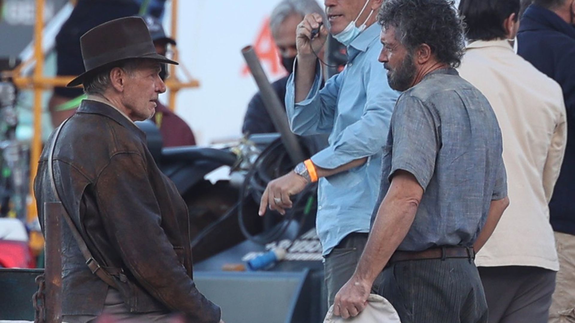 Antonio Banderas y Harrison Ford: el reencuentro de dos buenos amigos en el rodaje de ‘Indiana Jones’