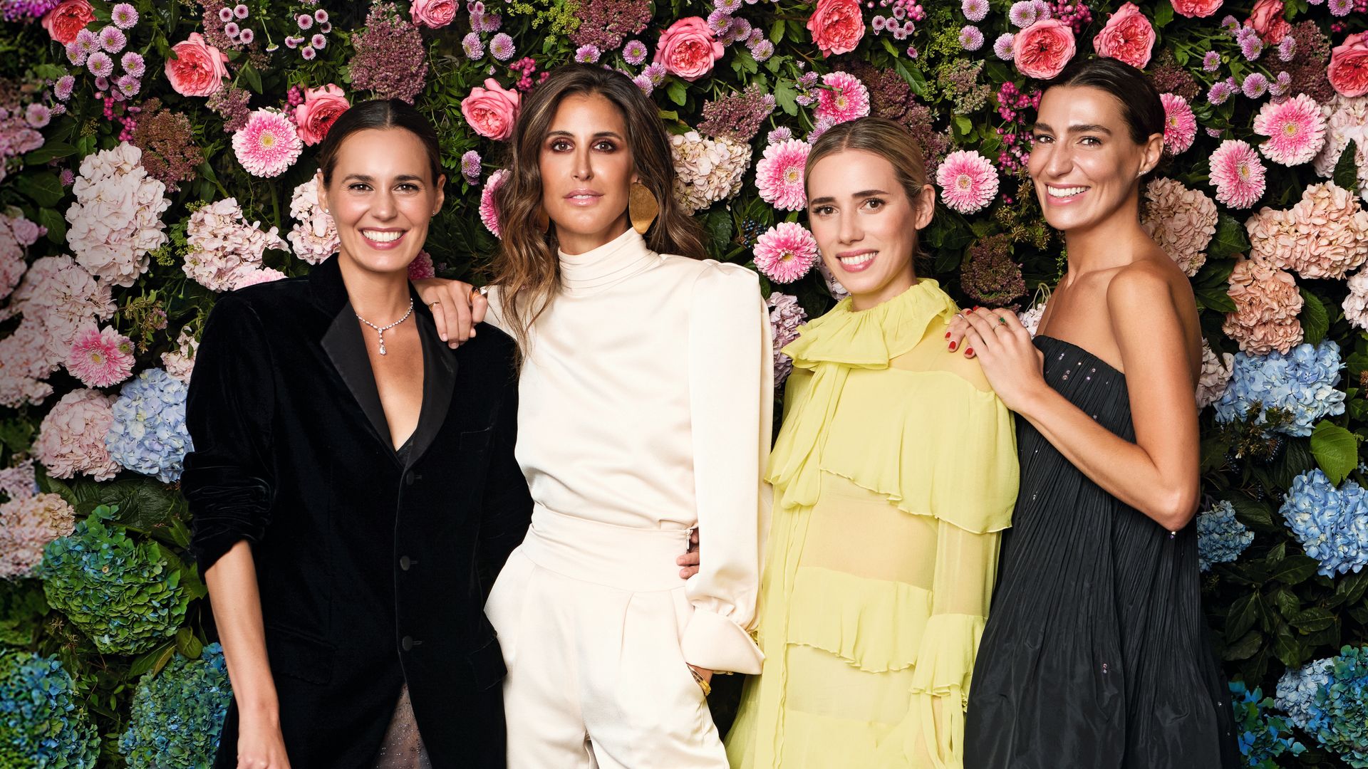 El encuentro del 'club Jerez'. Inés Domecq, Eugenia y Claudia Osborne y Lulu Figueroa, tres primas y tres estilos en una foto para el recuerdo