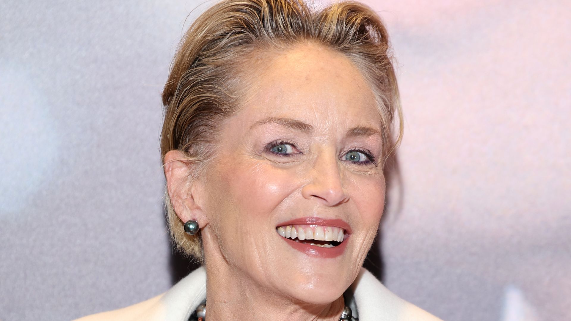 Plano medio de Sharon Stone en el Torino Film Festival 2024