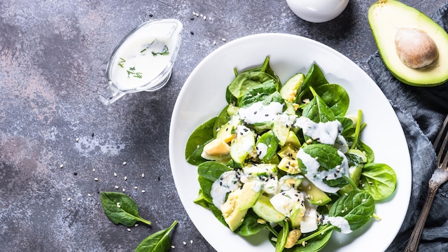 Ensalada con salsa de yogur