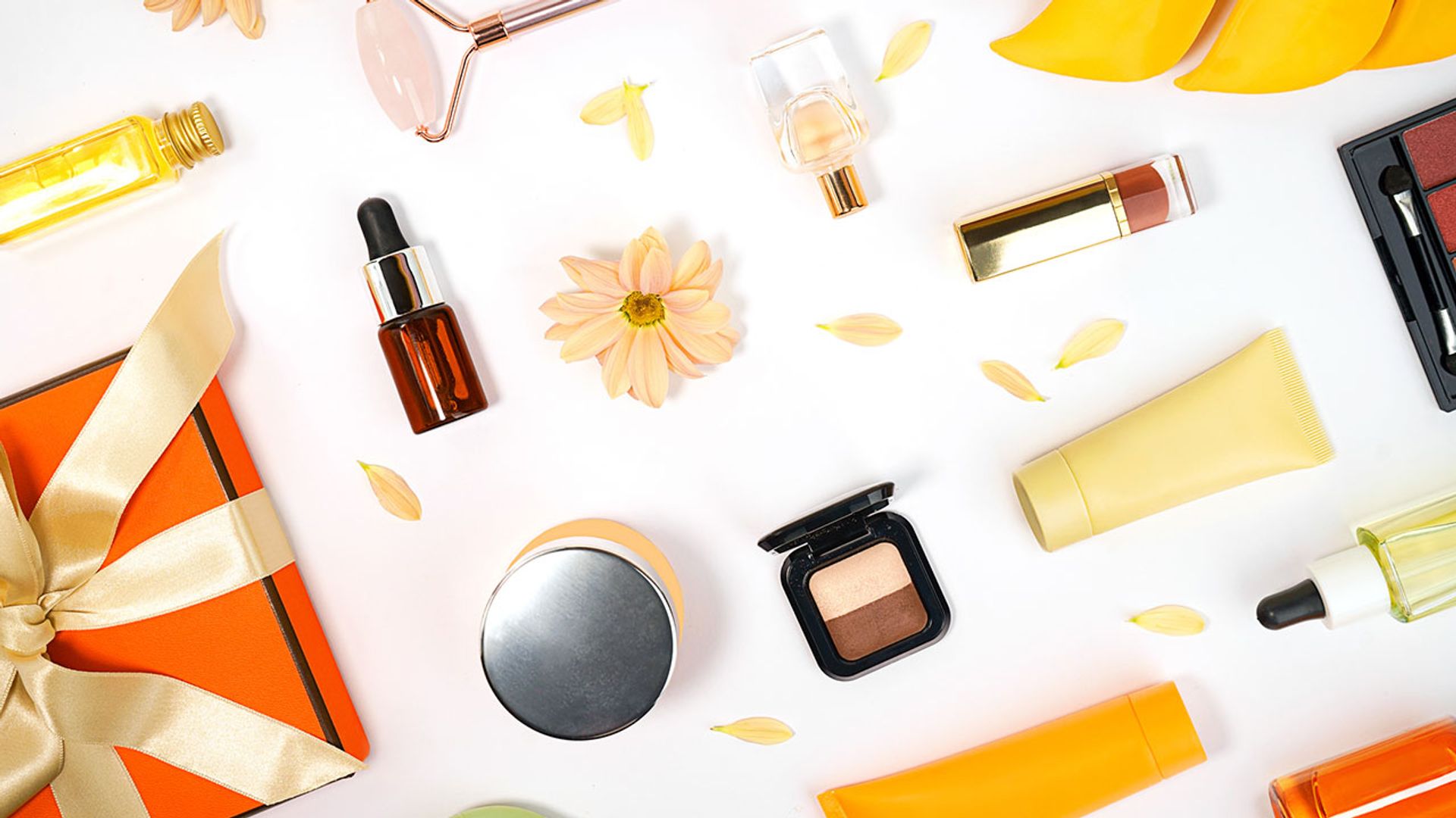 Los mejores lanzamientos de belleza de abril: fragancias primaverales, bronceadores...