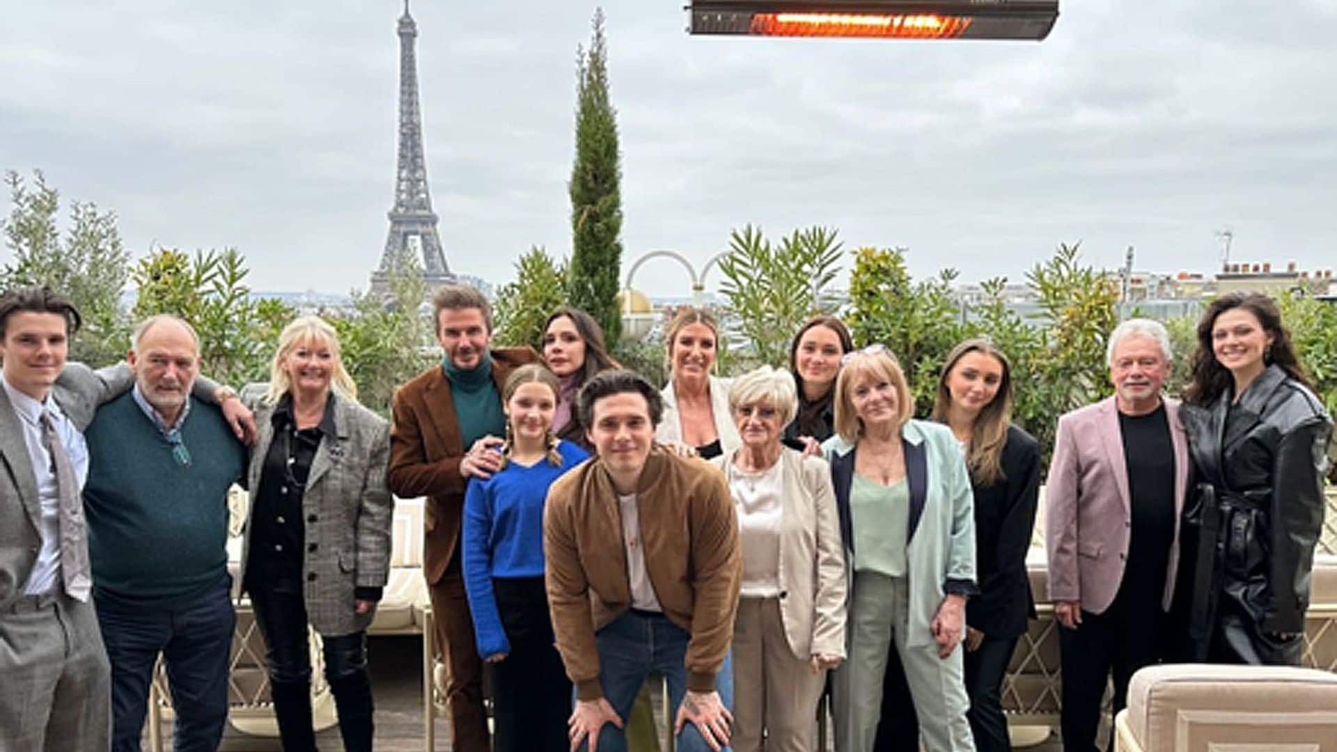 Brooklyn Beckham celebra su cumpleaños con toda la familia en París y Victoria hace realidad un sueño
