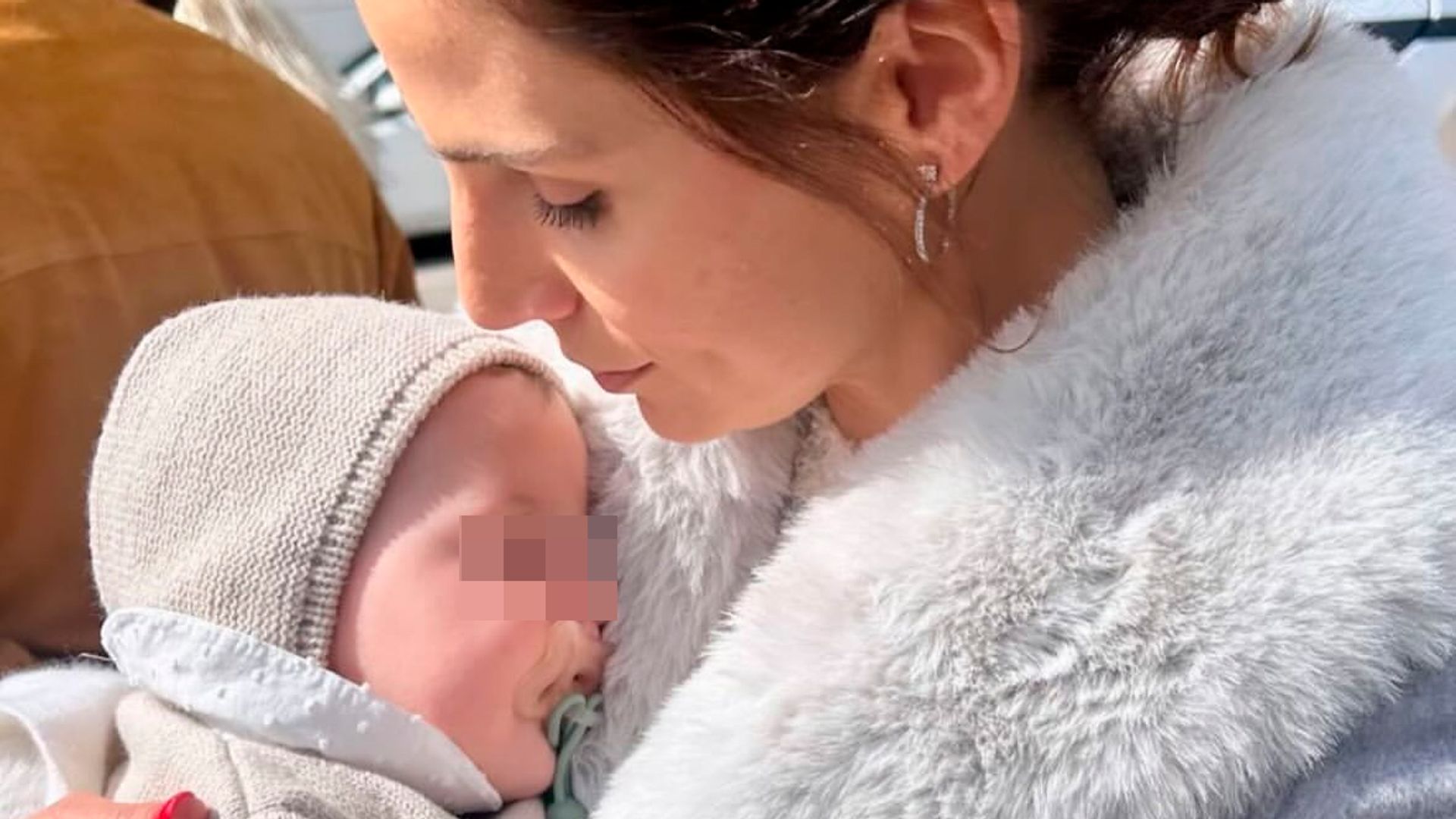 Lucía Villalón bautiza a su hijo Lucas: un día especial después de superar un desafío de salud