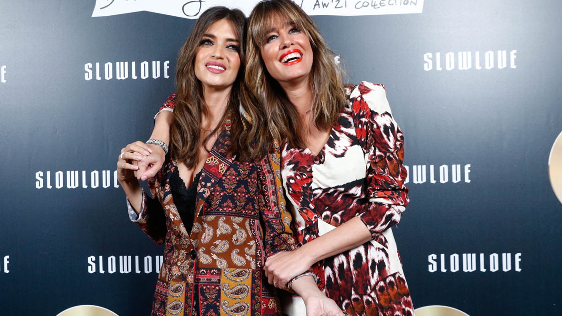 Sara Carbonero e Isabel Jiménez se atreven con el 'twinning' con los estampados revelación del otoño