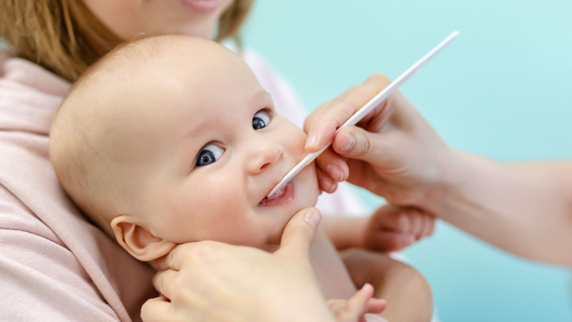 Al odontopediatra desde el primer diente: por qué tienes que llevar a tu bebé