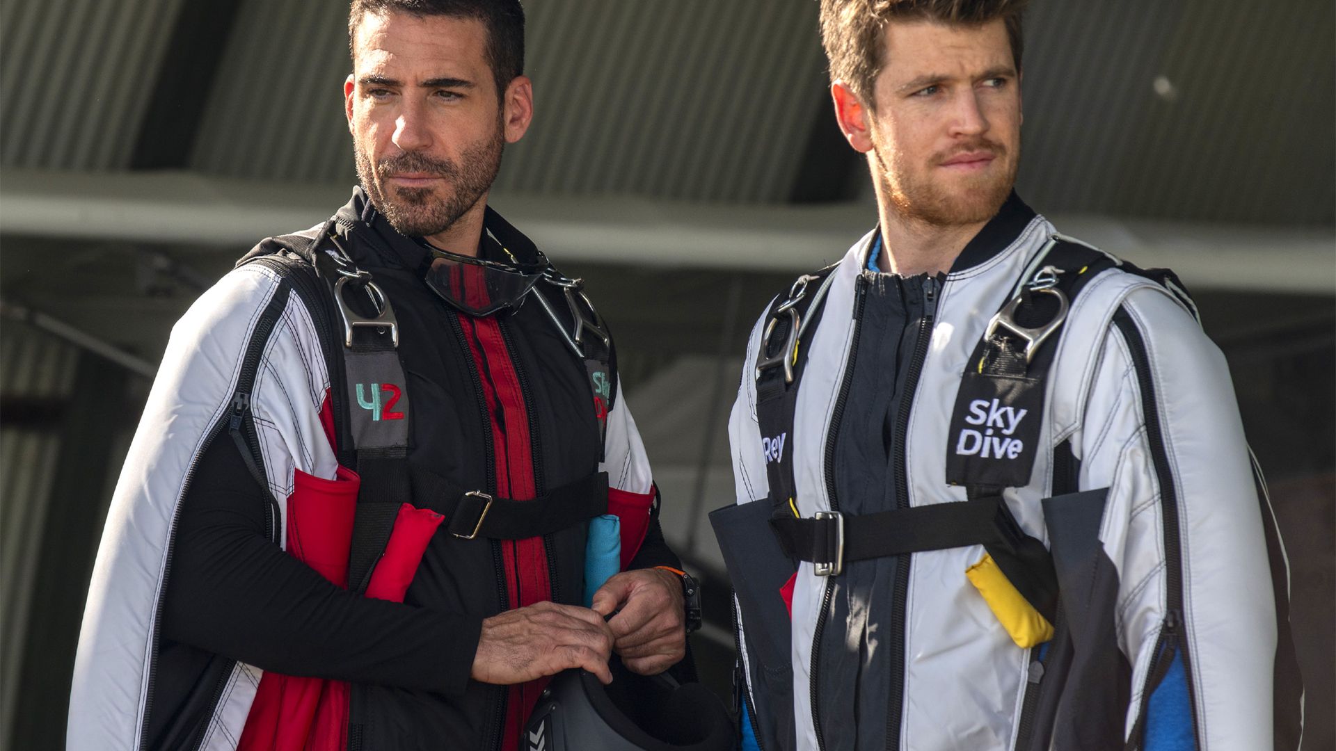 Ya hemos visto 'La fiera': Miguel Bernardeu y Miguel Ángel Silvestre en una trepidante historia real que acabó en tragedia