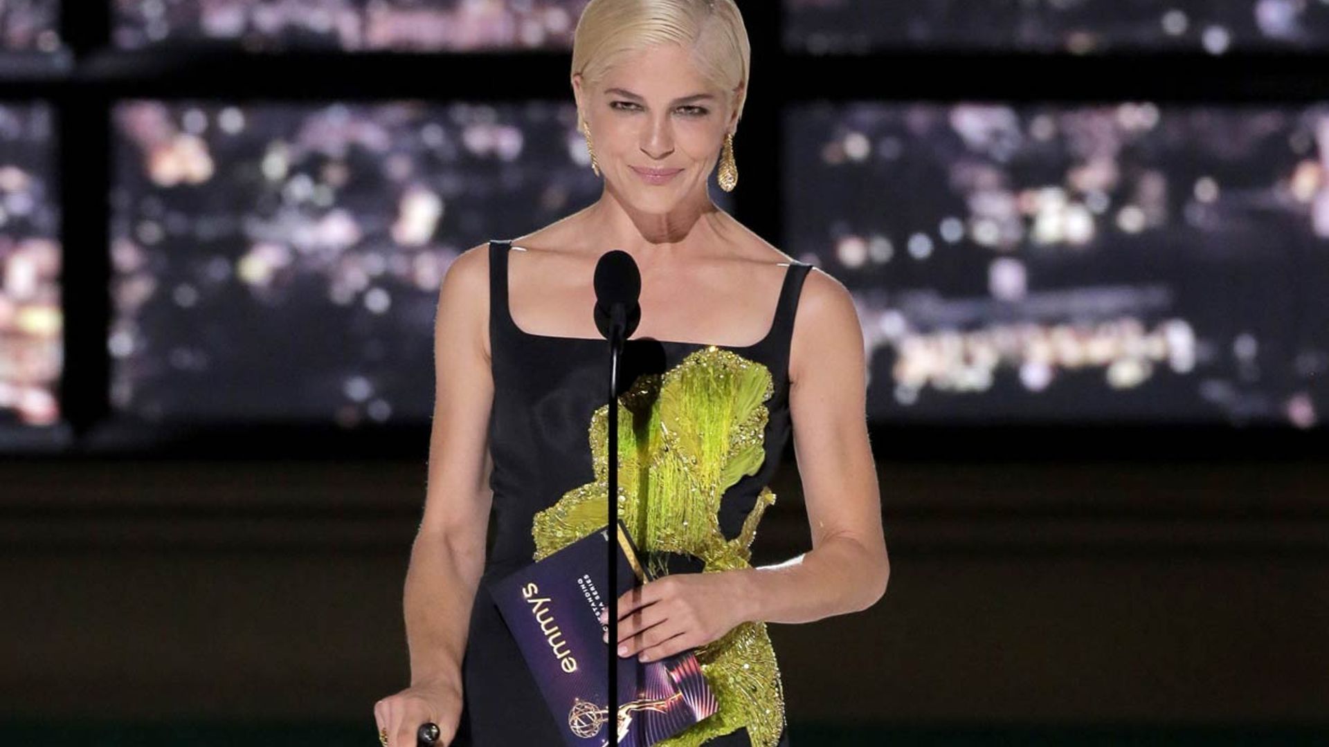 Esclerosis Múltiple, la enfermedad de Selma Blair, María Pombo o Christina Applegate