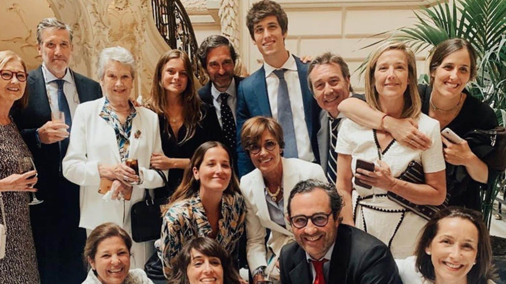 La hija mayor de Emilio Aragón celebra su 40 cumpleaños con su abuela paterna, Rita Álvarez