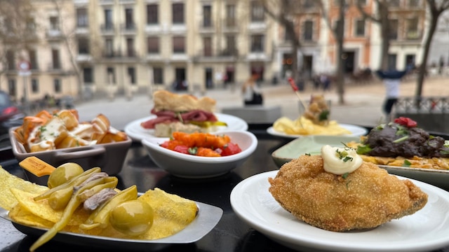 Bodegón de la segunda ronda castiza en la Plaza de la Paja de Madrid