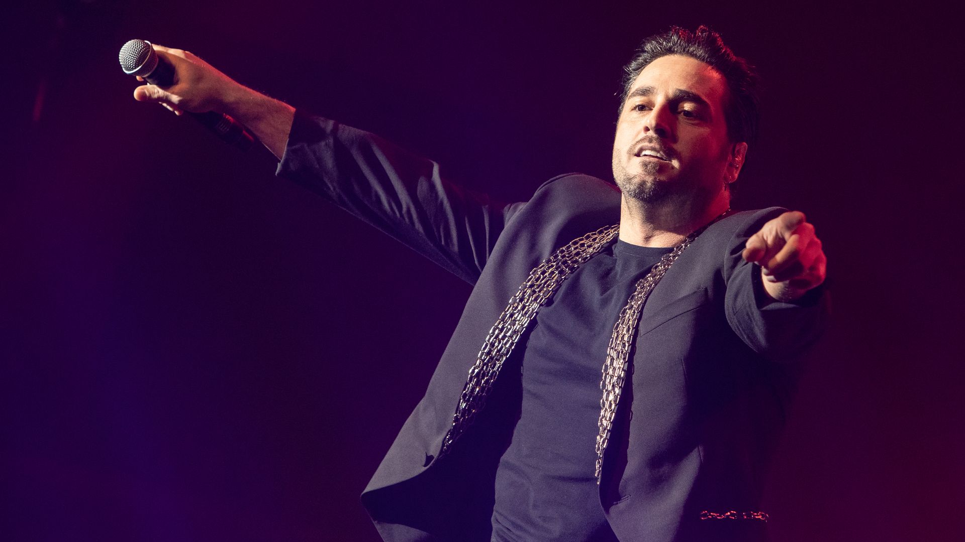 David Bustamante en uno de sus conciertos en Madrid