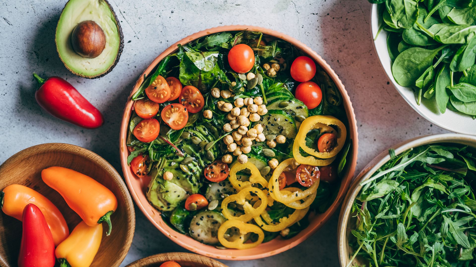 Las frutas, hortalizas o frutos secos son perfectas paras nutrir el sistema inmunológico. 