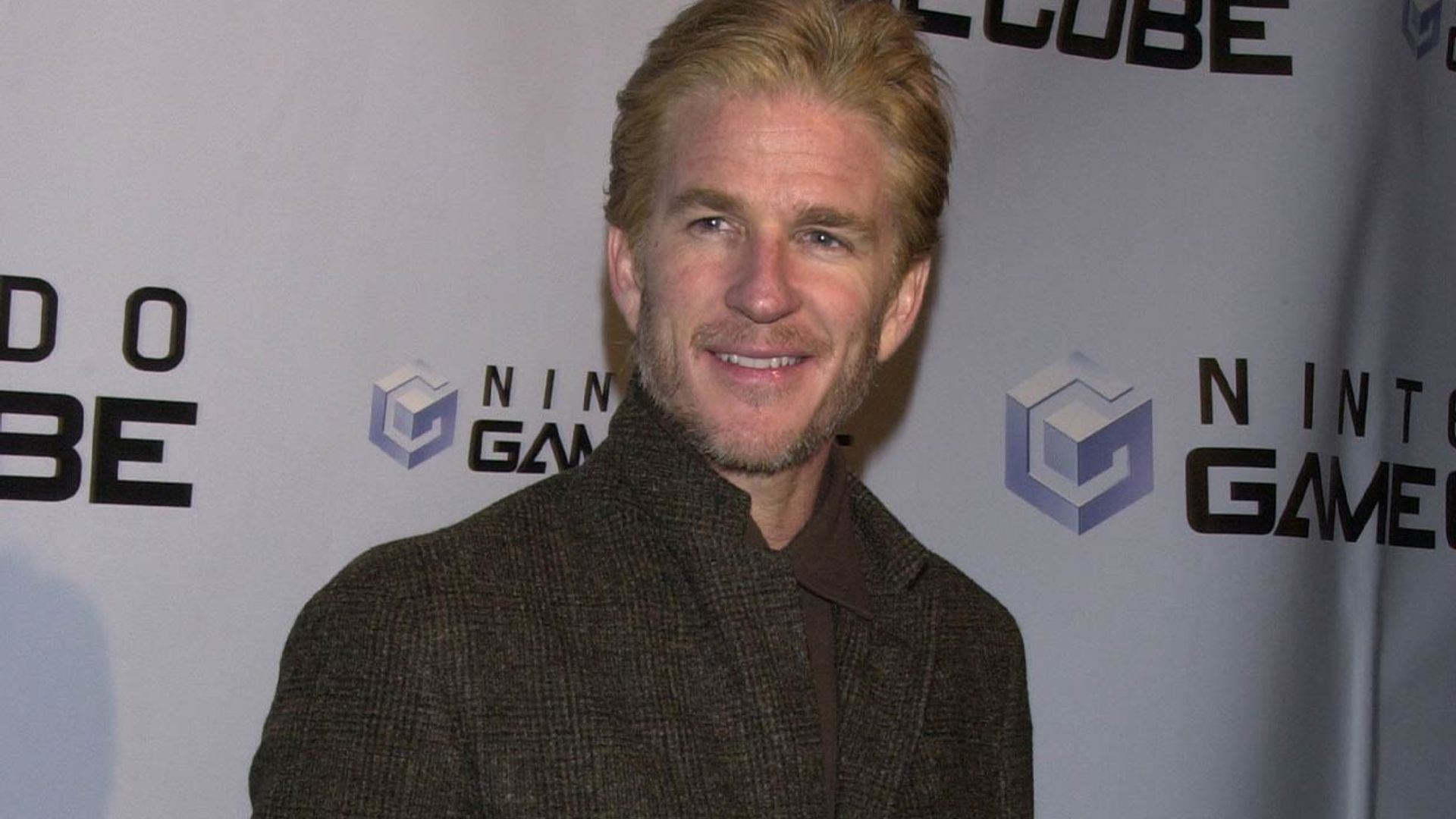 Matthew Modine se rinde ante la top Brenda Schad
