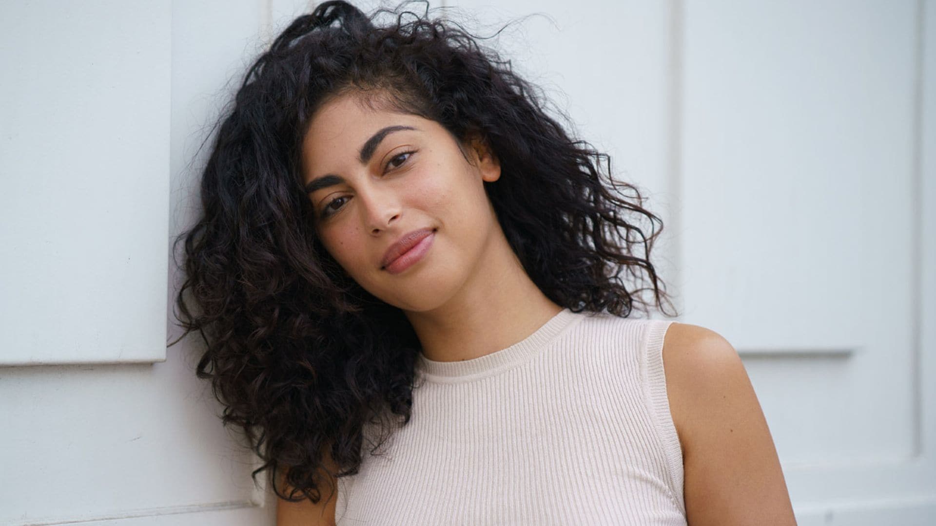 Mina El Hammani estrena las mechas que mejor sientan a las morenas