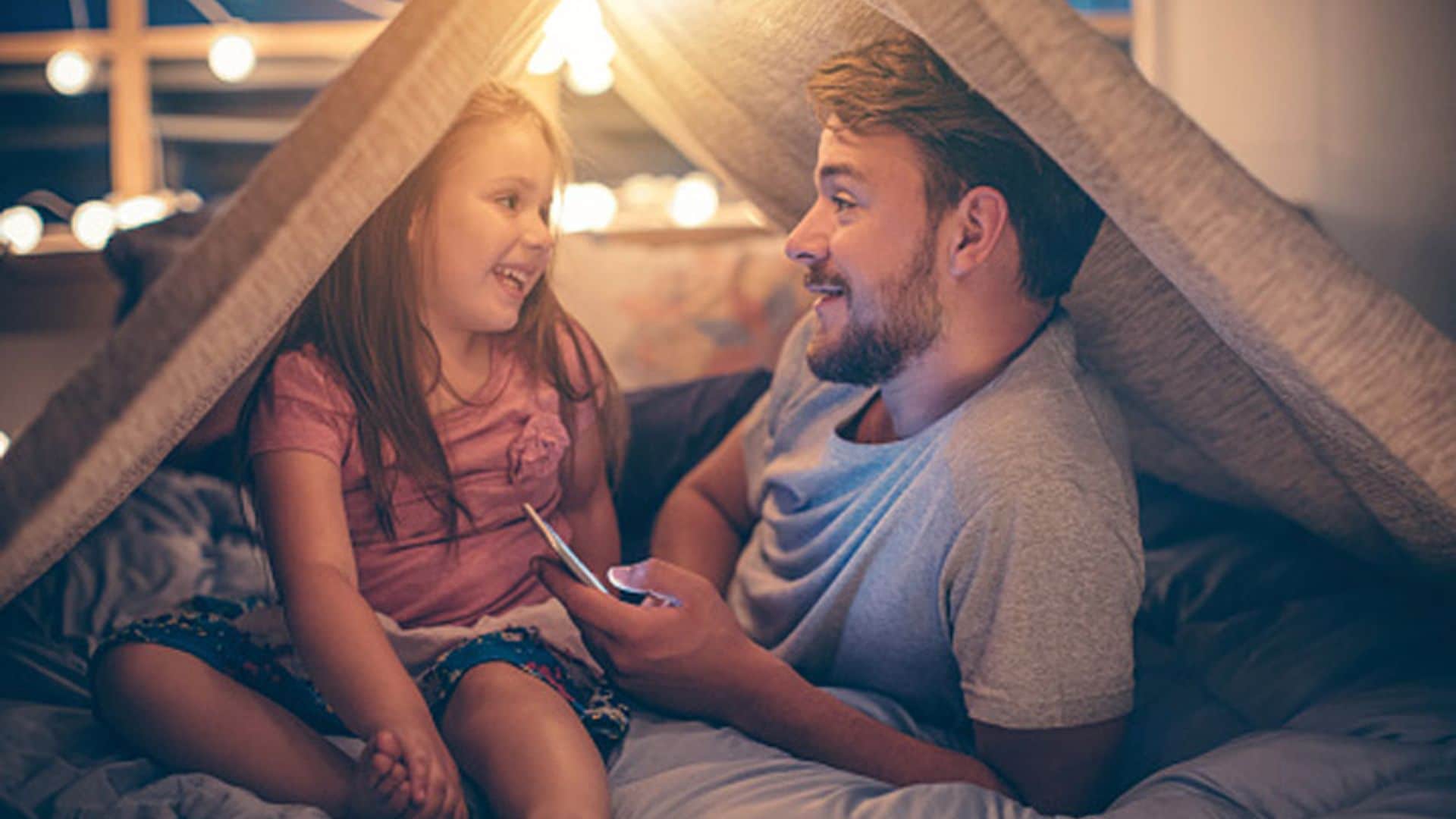 Padres adictos al móvil: ¿Motivan el mal comportamiento de los hijos?