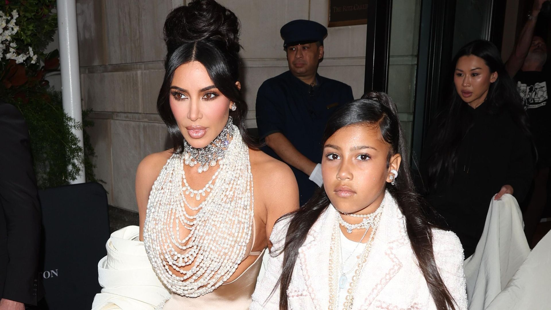 Las duras críticas de North West a su madre, Kim Kardashian, por sus looks en la Met Gala
