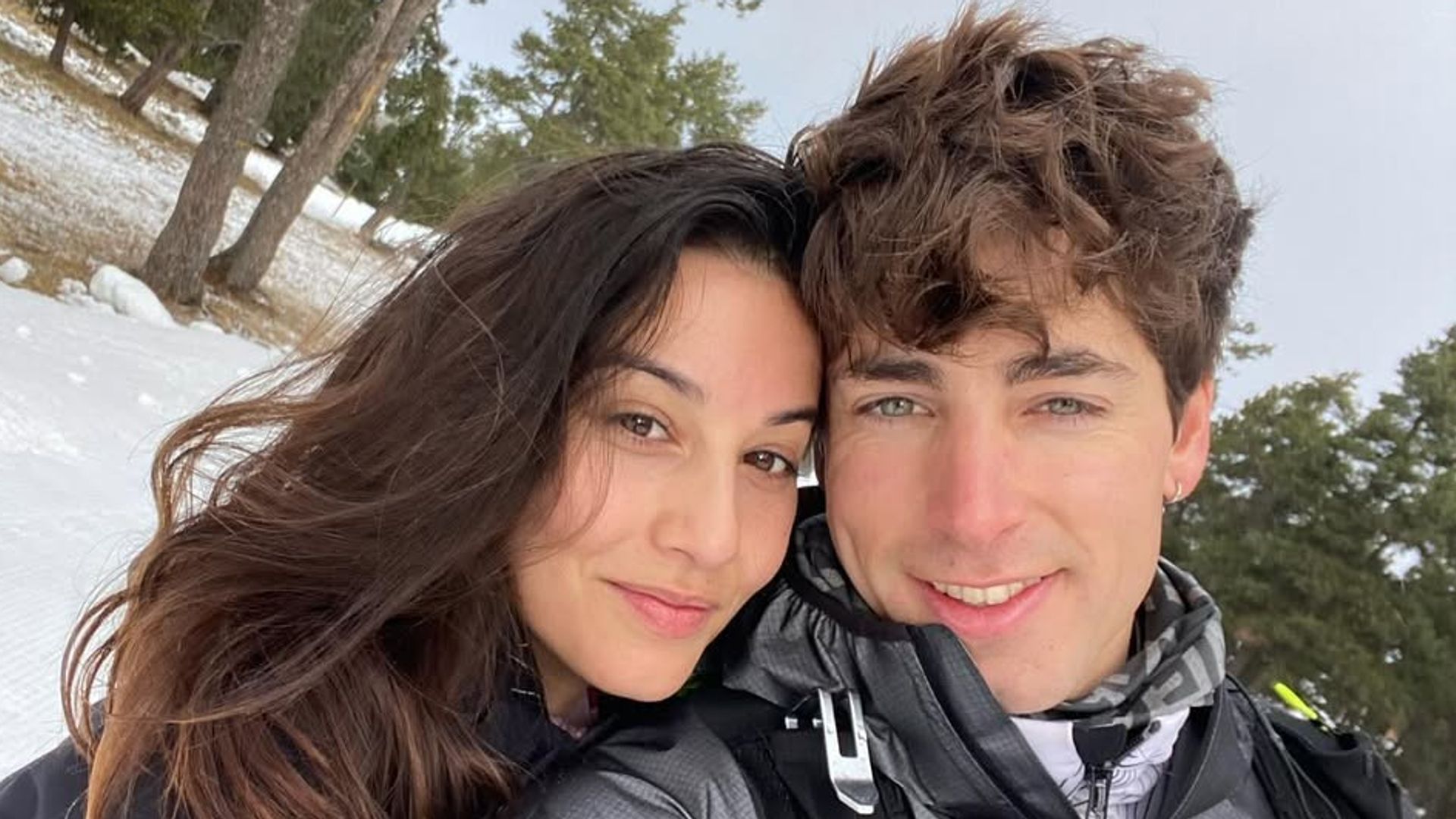  Oriol Cardona y Amaia Aberasturi 
