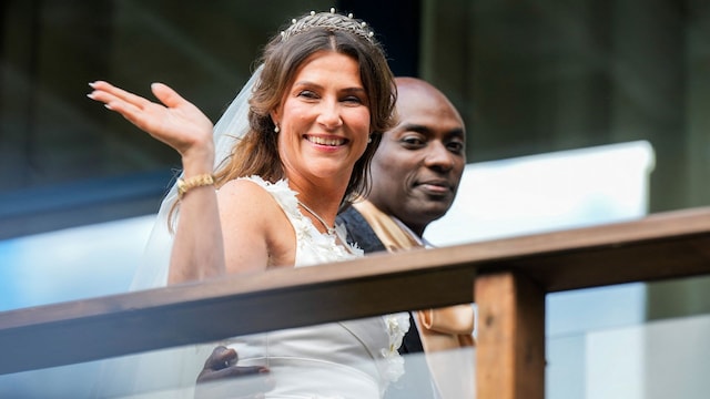 La princesa y el chaman sellaron su historia de amor con una ceremonia religiosa realizada en Geiranger
