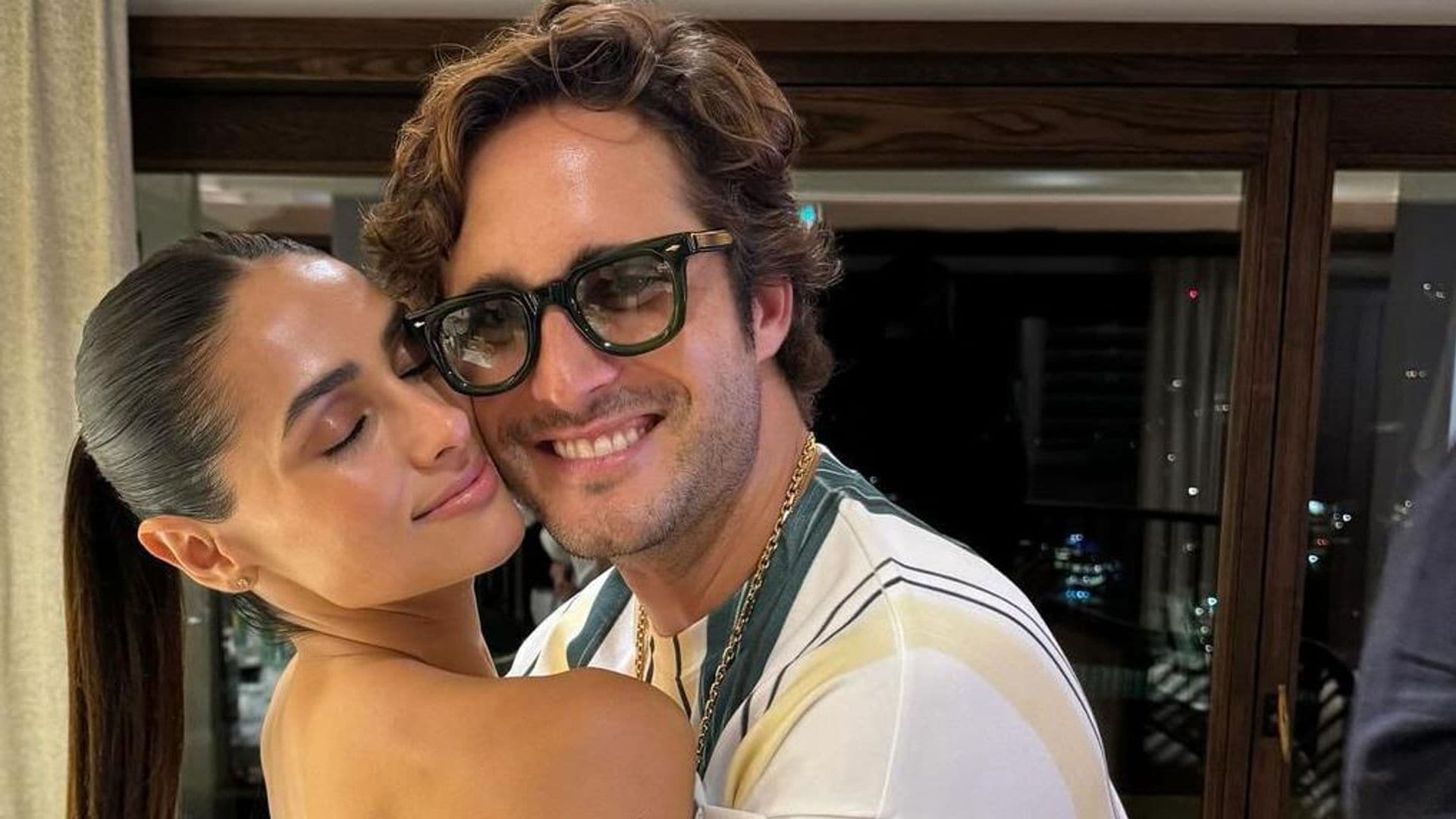 Renata Notni y Diego Boneta disfrutan de unas vacaciones de ensueño en St Barths