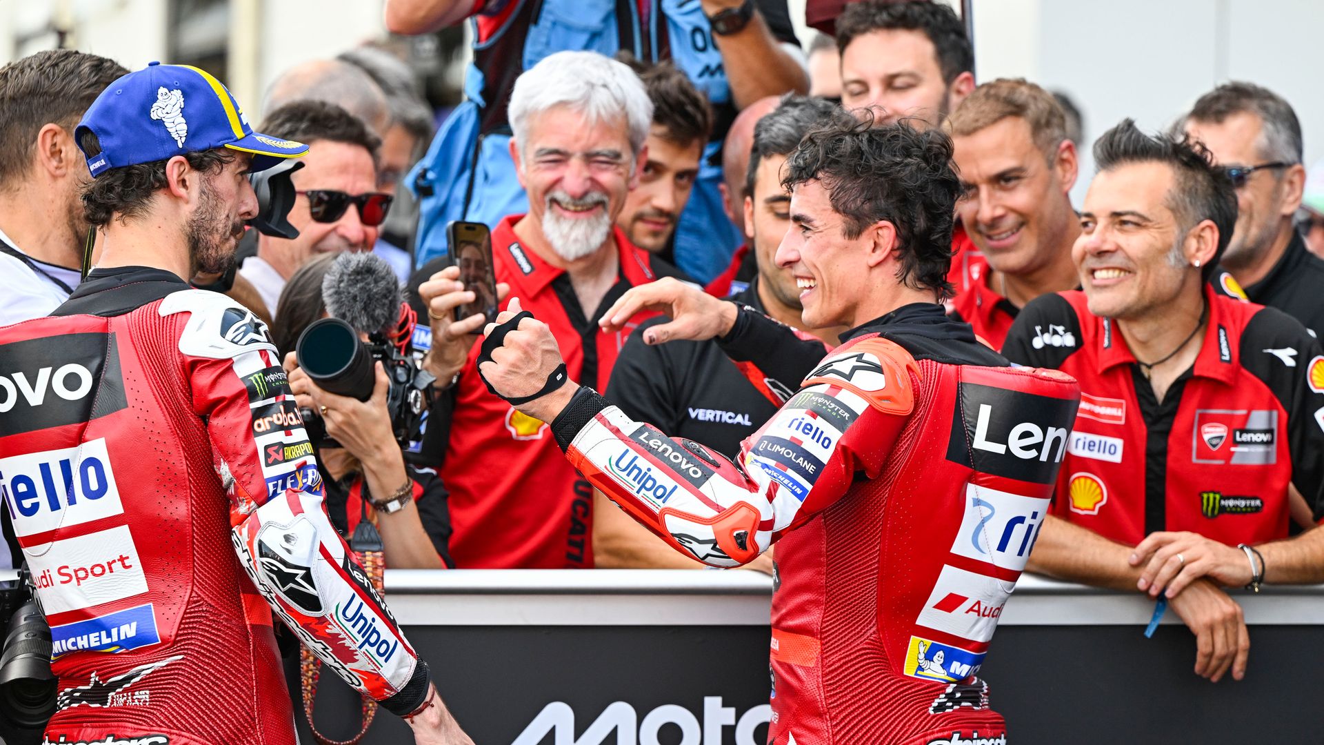 La intrahistoria de la foto más romántica de Marc 