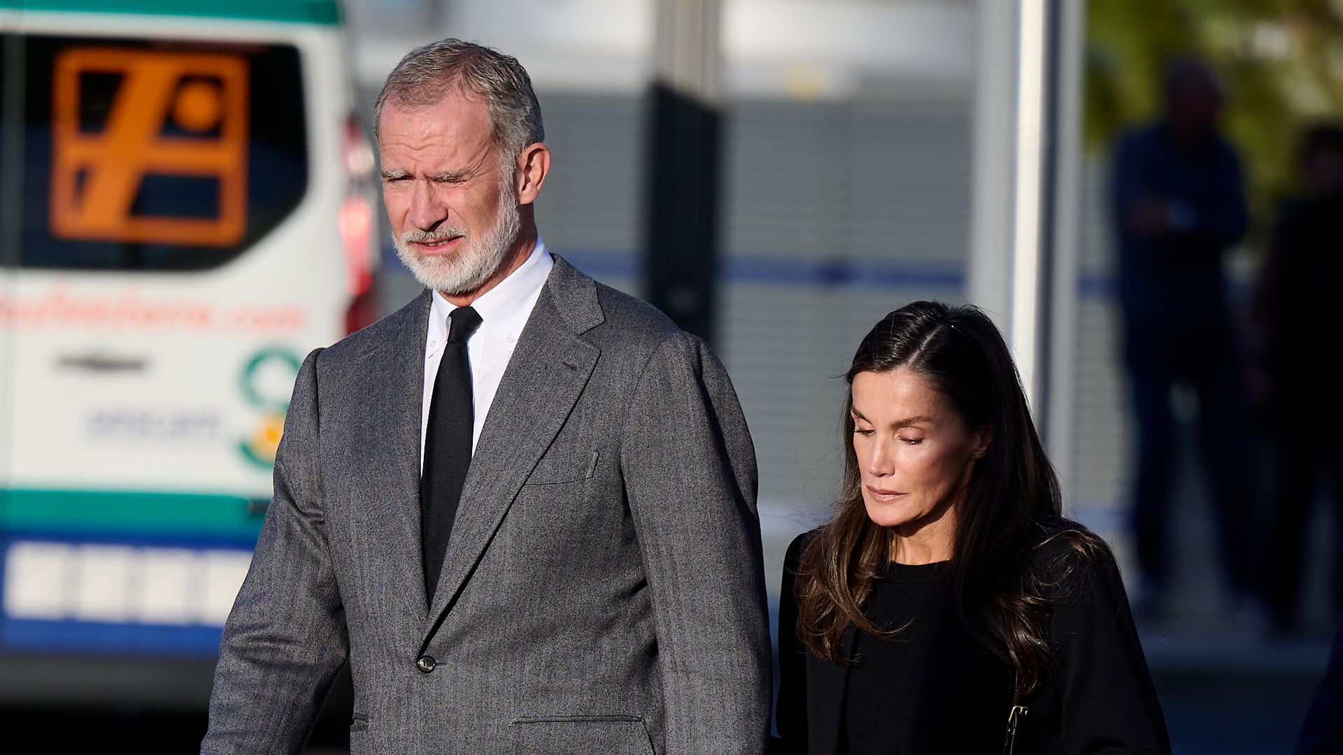 La solidaridad del rey Felipe VI y la reina Letizia tras el accidente de trenes en Toledo