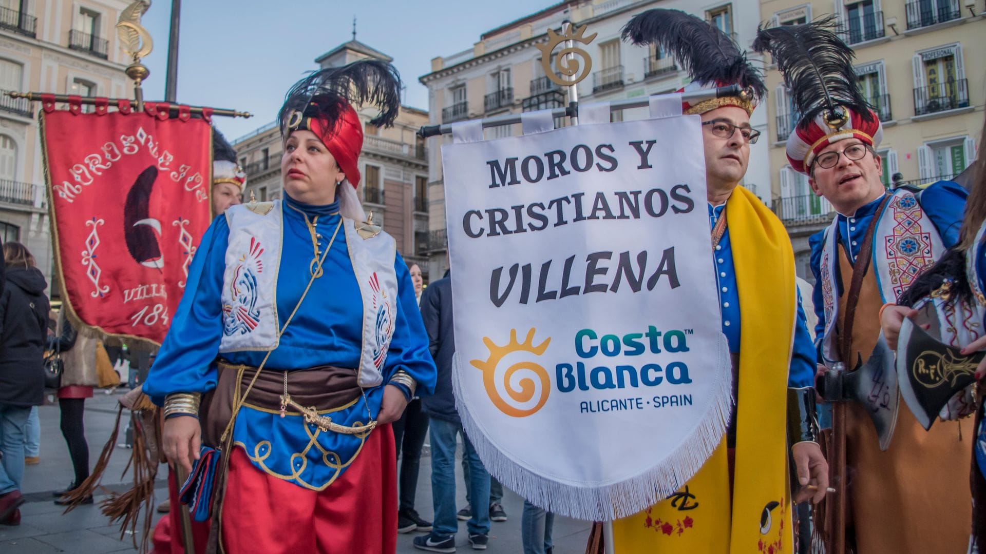 La tradicional fiesta de Moros y Cristianos de la región española de Alicante se presentó como parte de las actividades de FITUR, la Feria Internacional de Turismo que se celebra en Madrid. 
