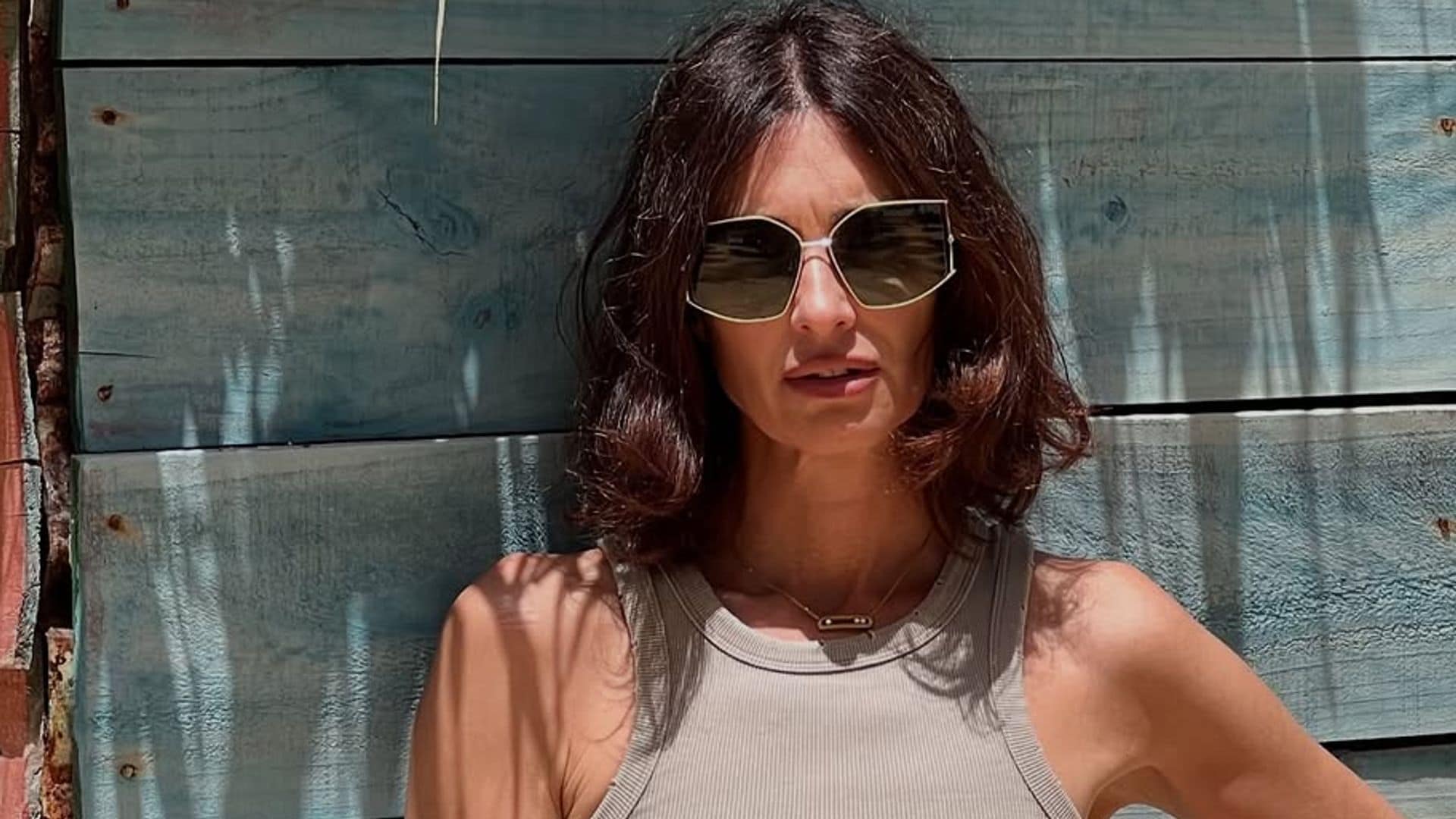 Paz Vega cambia el traje de directora por las mejores tendencias del verano en su viaje al Caribe