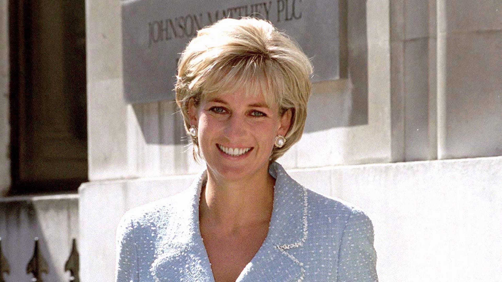 A casi 28 años de su fallecimiento, abren cápsula del tiempo de la princesa Diana, ¿qué contenía? 
