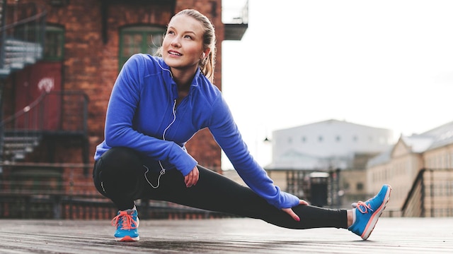 mujer entrenando