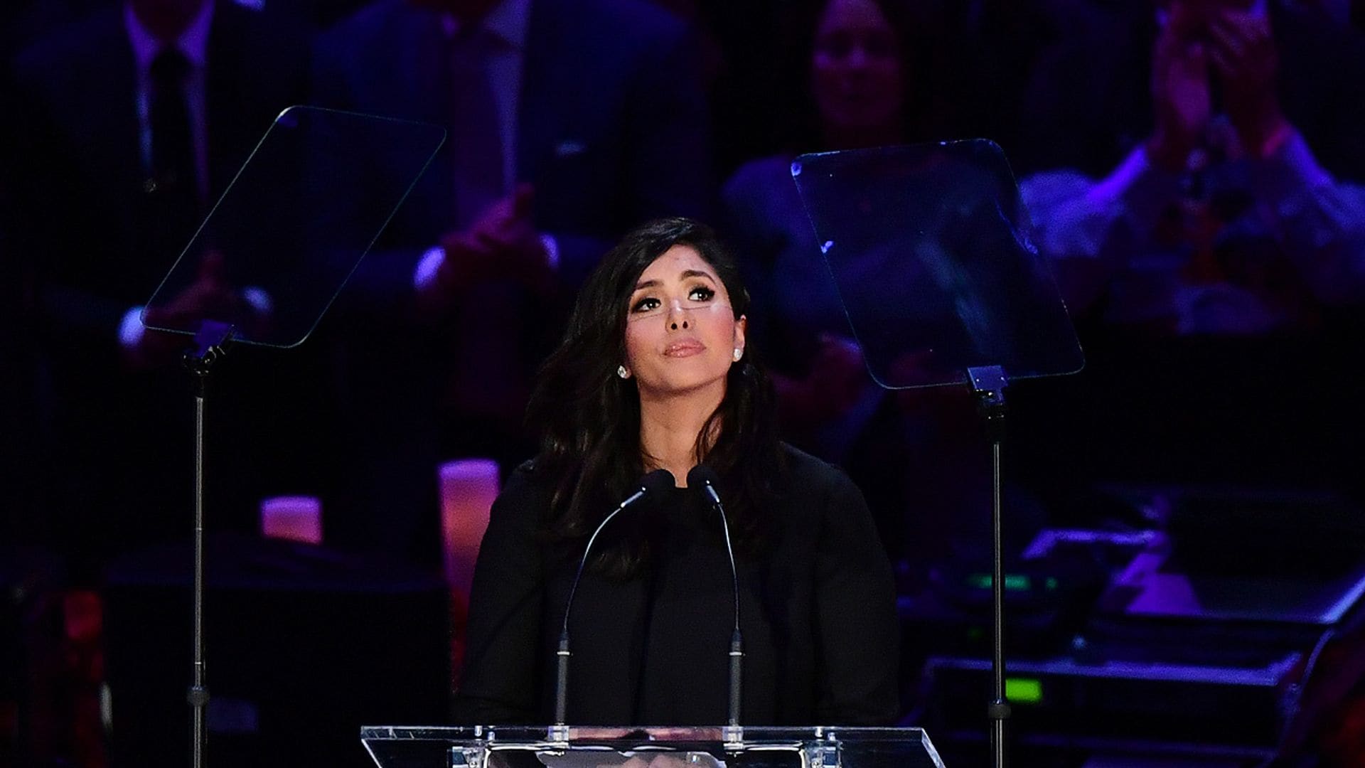 Vanessa Bryant no puede contener las lágrimas en un homenaje a Kobe plagado de estrellas