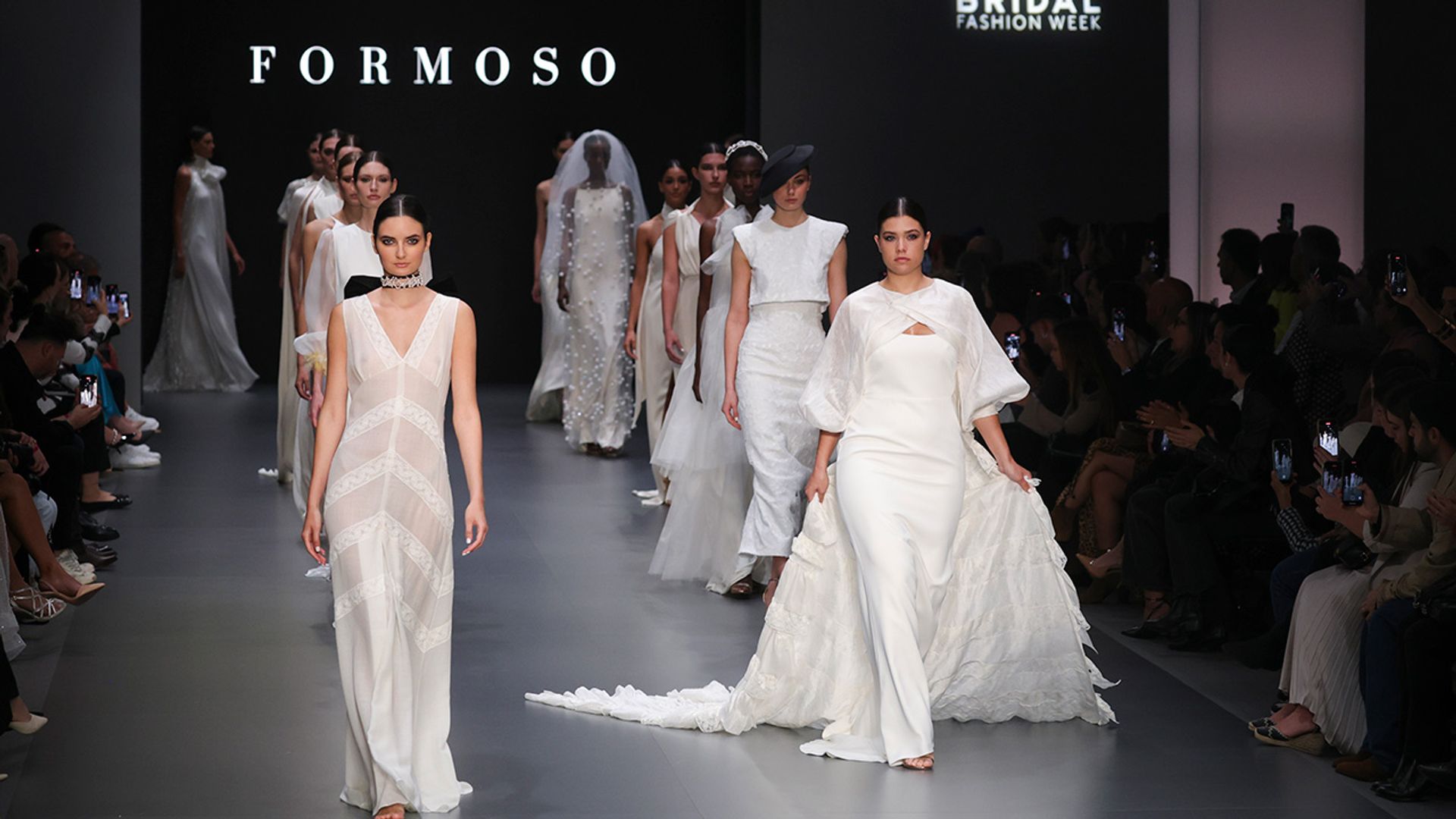 Vestidos de novia sencillos con tejidos fluidos y texturas especiales, la propuesta de Formoso