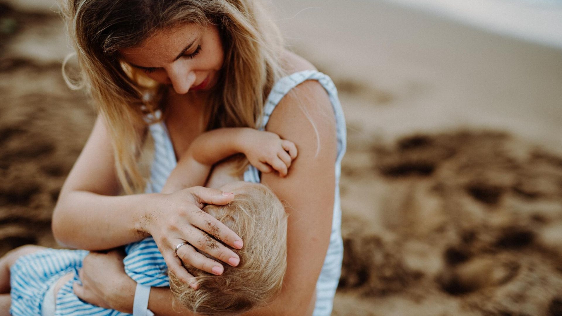 Cuidados especiales que debes seguir para mantener una lactancia segura en verano