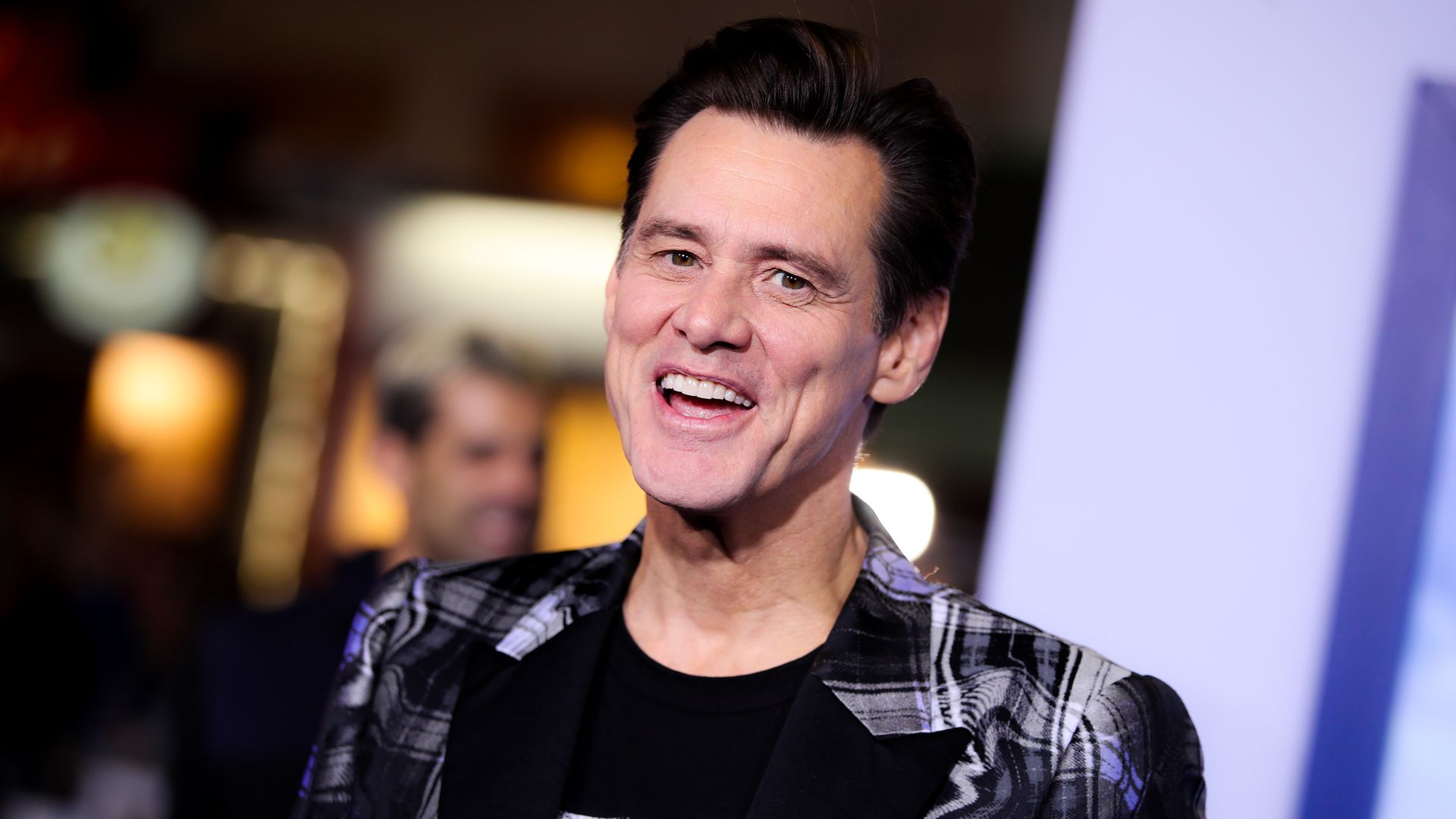 Jim Carrey, irreconocible, reaparece en París: las imágenes que han sorprendido a sus fans